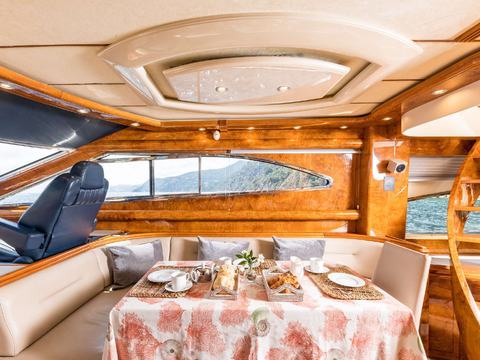 Astondoa 72 Boat Rental Ibiza Portugal — view 4
