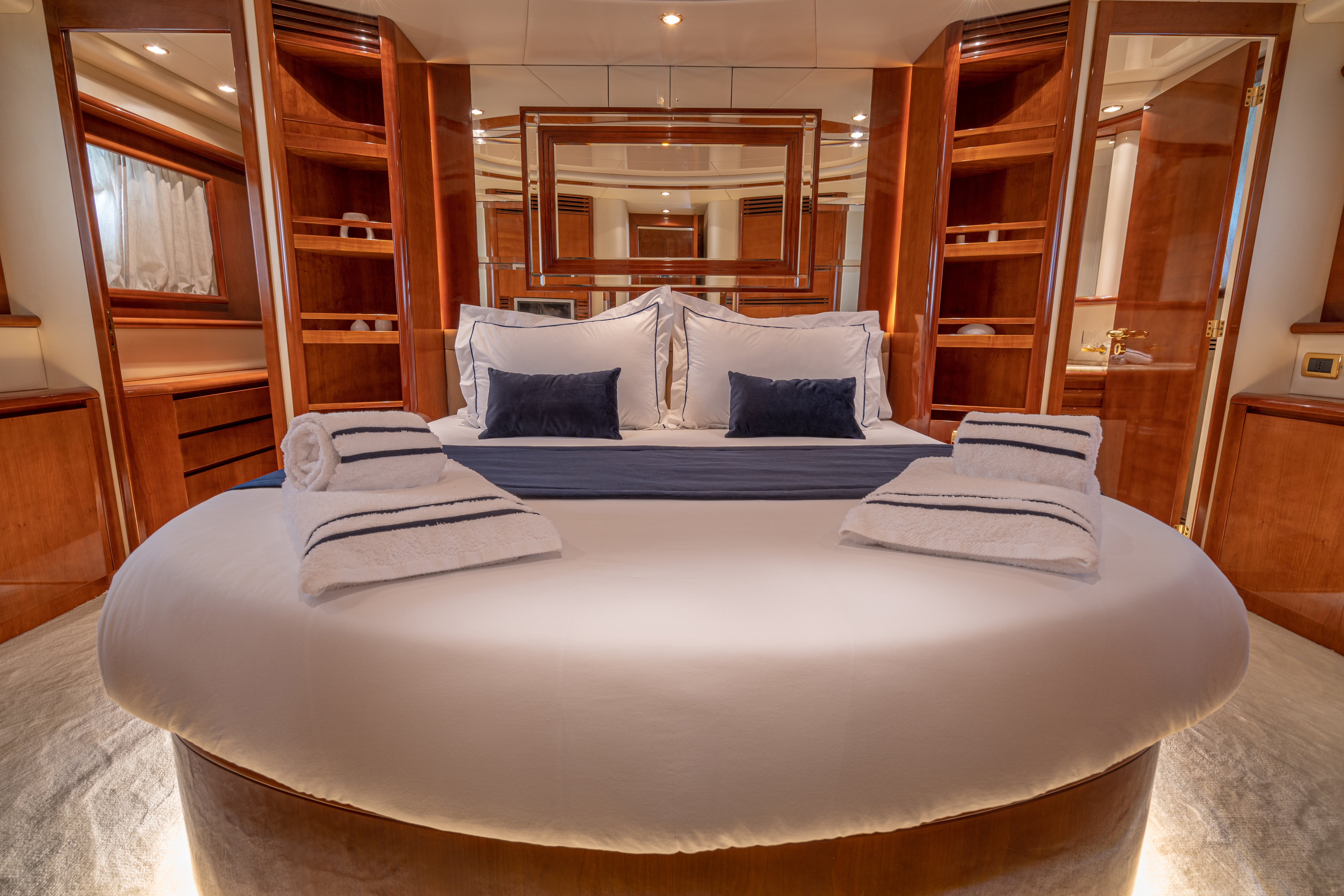 Azimut 74 Solar Boat Rental Grécia Portugal — view 5
