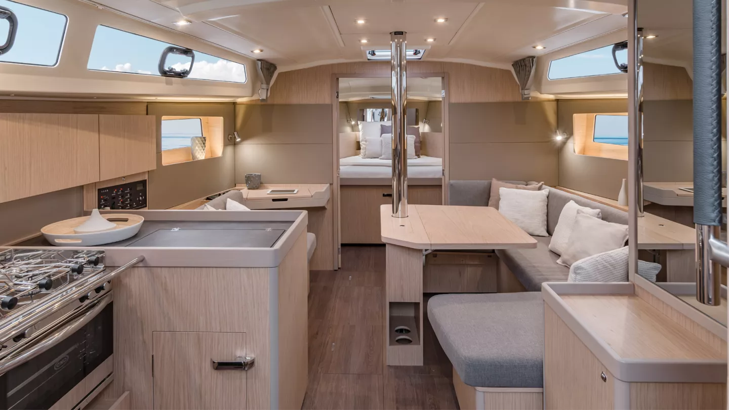 Beneteau Oceanis 41.1 Boat Rental Algarve Portugal — view 3