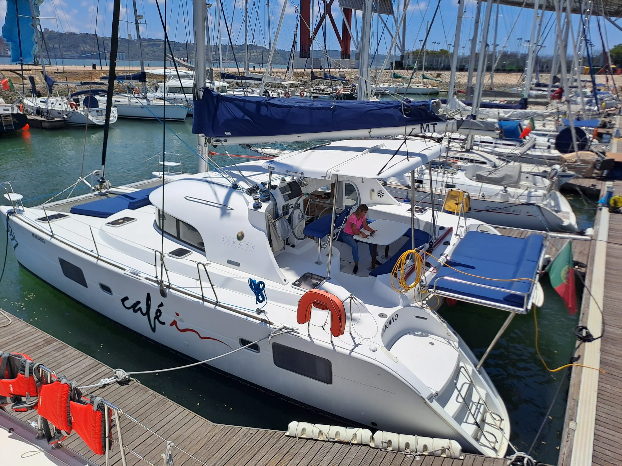 Lagoon 380 S2 Boat Rental Lisboa Portugal