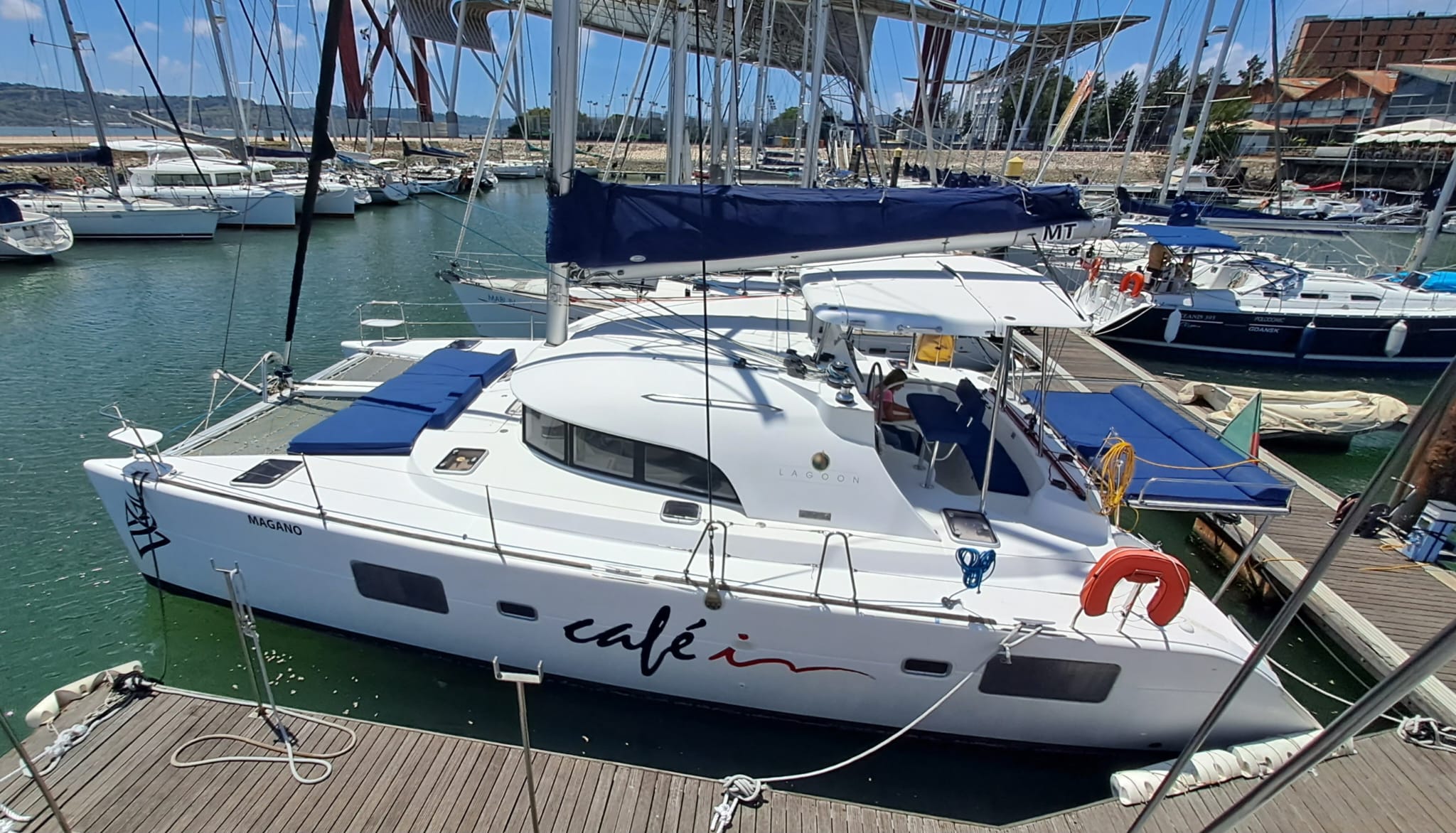Lagoon 380 S2 Boat Rental Lisboa Portugal — view 3