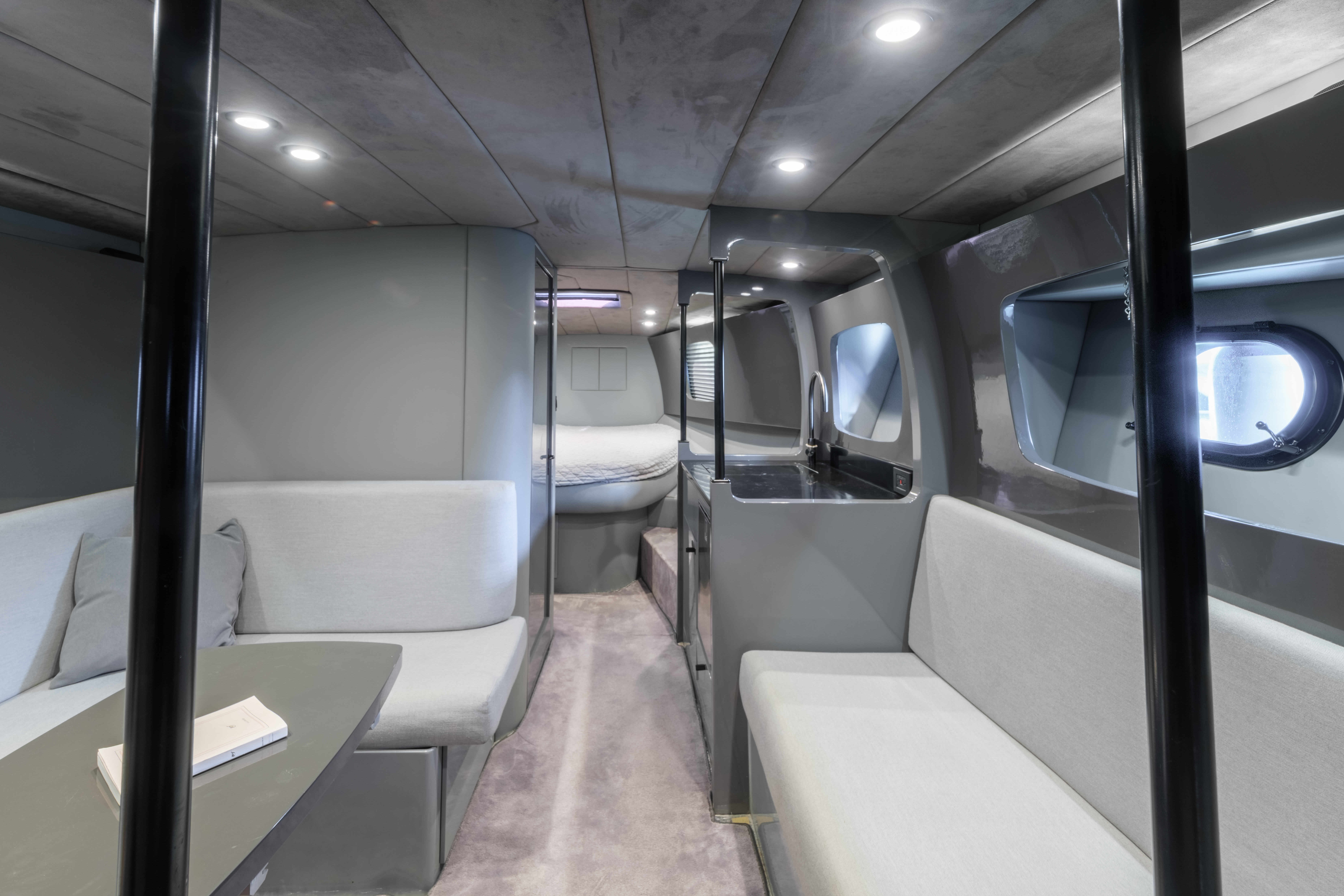 Magnum 44 Boat Rental Ibiza Portugal — view 2