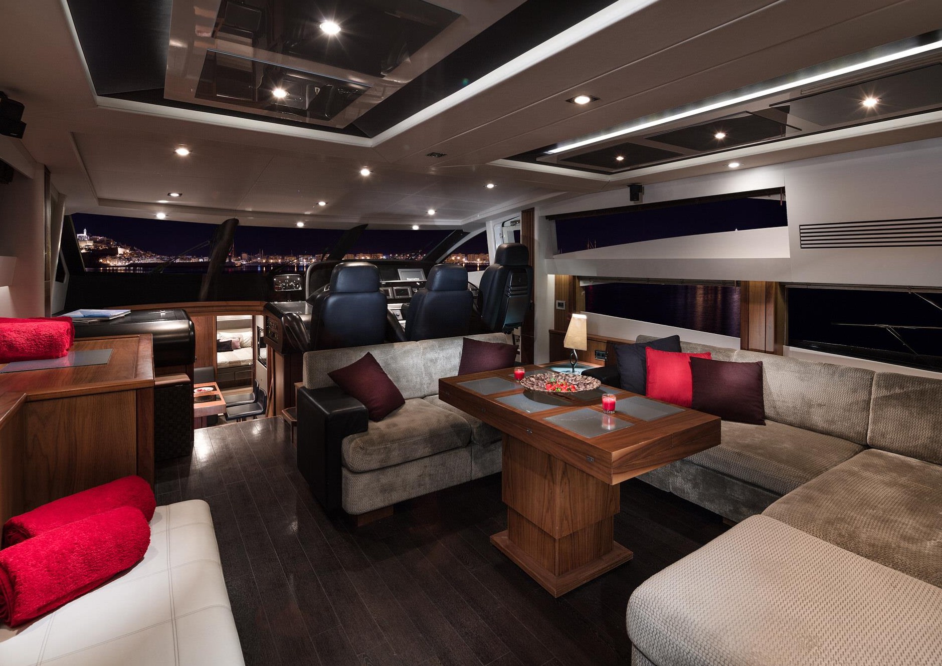 Sunseeker Predator 74 Boat Rental Ibiza Portugal — view 5