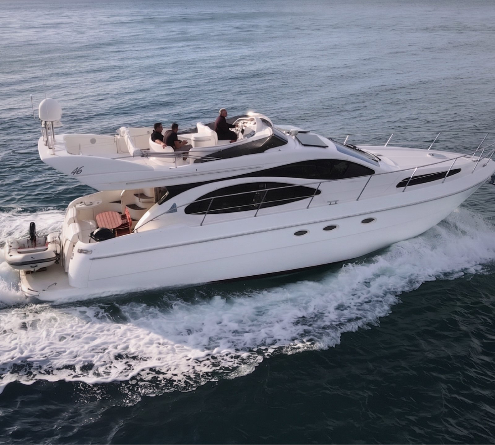 Azimut 46 Fly Boat Rental Tróia Portugal
