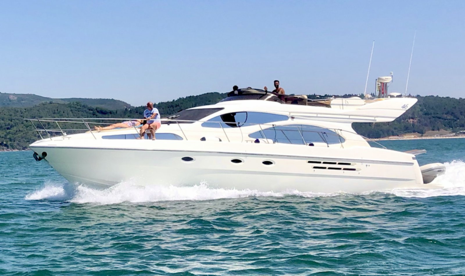 Azimut 46 Fly Boat Rental Tróia Portugal — view 3