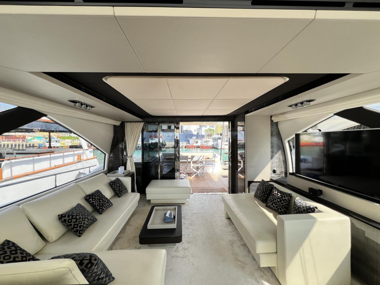 Azimut 77 S Boat Rental Algarve Portugal — view 2