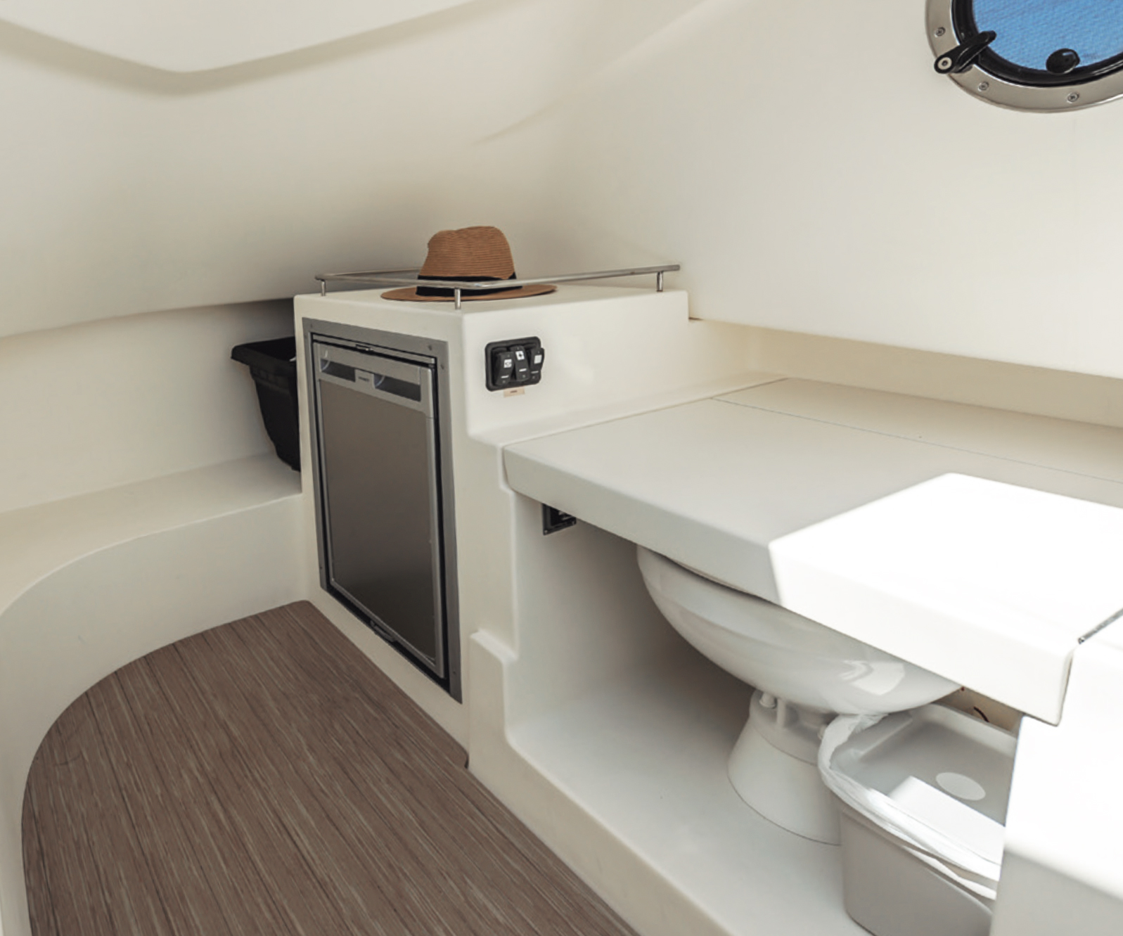 Capelli Tempest 850 Boat Rental Algarve Portugal — view 5