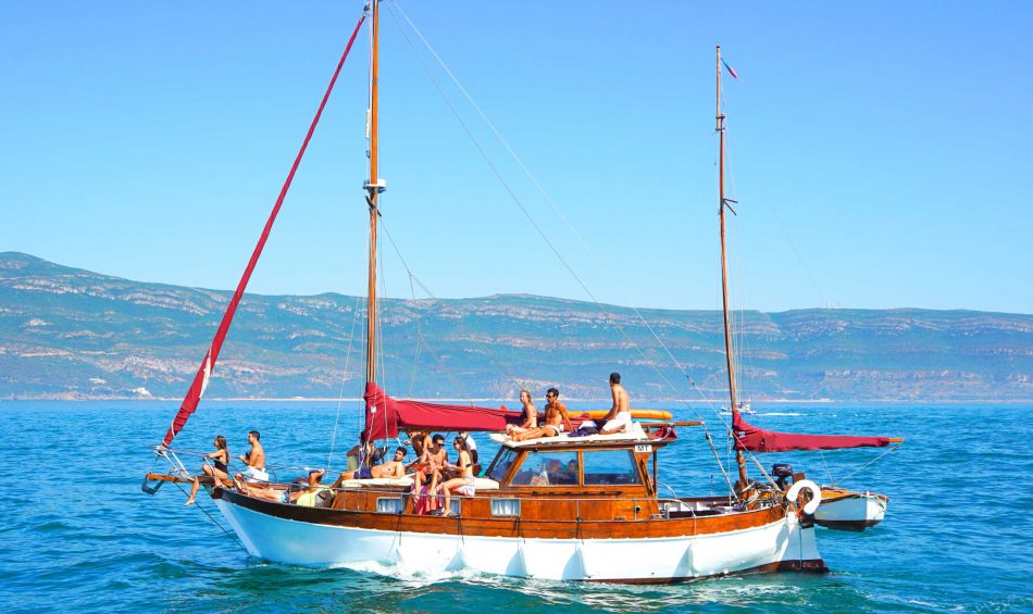Classic Sailboat 40 Boat Rental Tróia Portugal