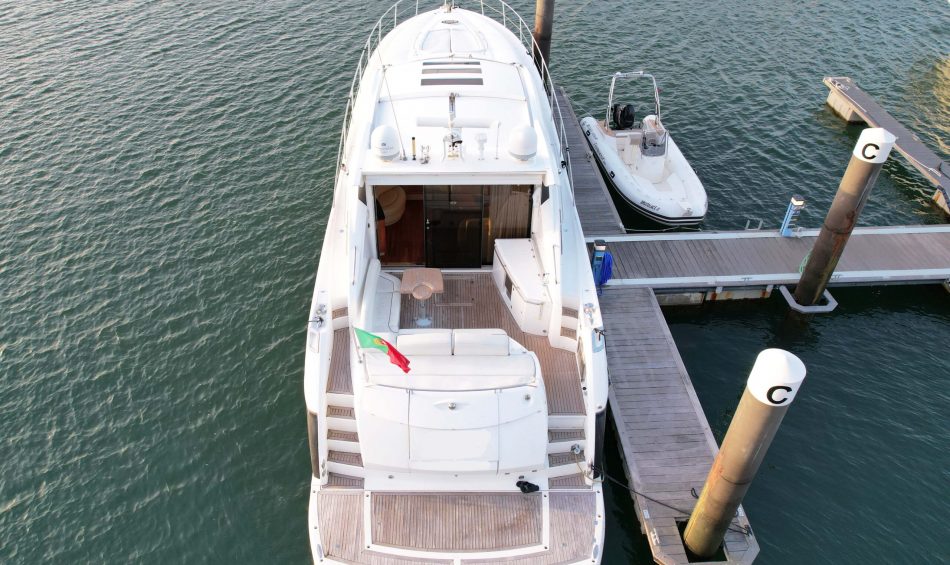 Sunseeker Predator 62 Boat Rental Tróia Portugal — view 3