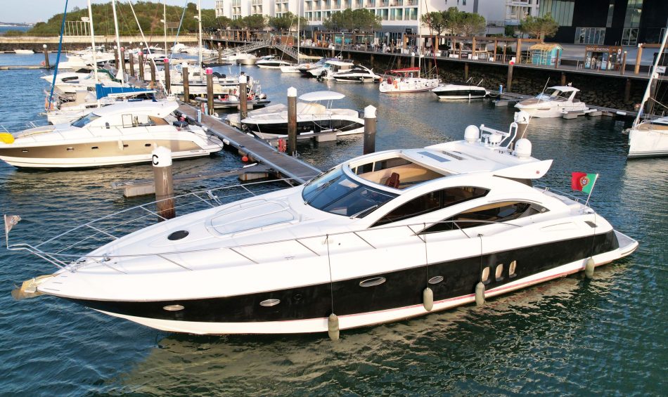 Sunseeker Predator 62 Boat Rental Tróia Portugal — view 4