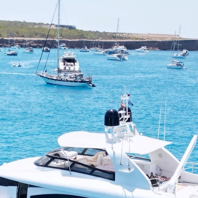 My Captain — aluguer de iates em Portugal, publicação no Instagram (@mycaptain_pt)